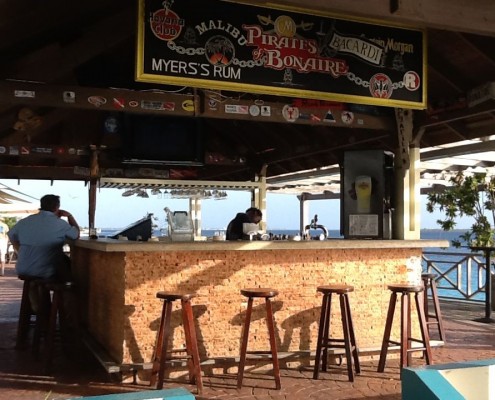 bonaire_captain_dons_habitat_bar_sundowner