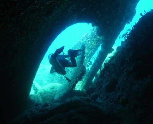 bvi_tauchen_rms_rhone_black_rock