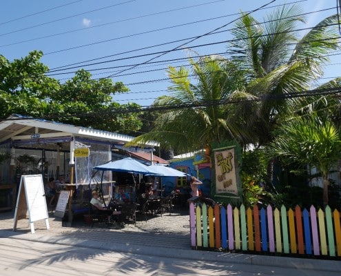 honduras_roatan_westend_cafe_bar