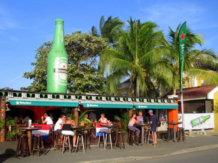 karibik_bonaire_tauchen_bar_am_meer