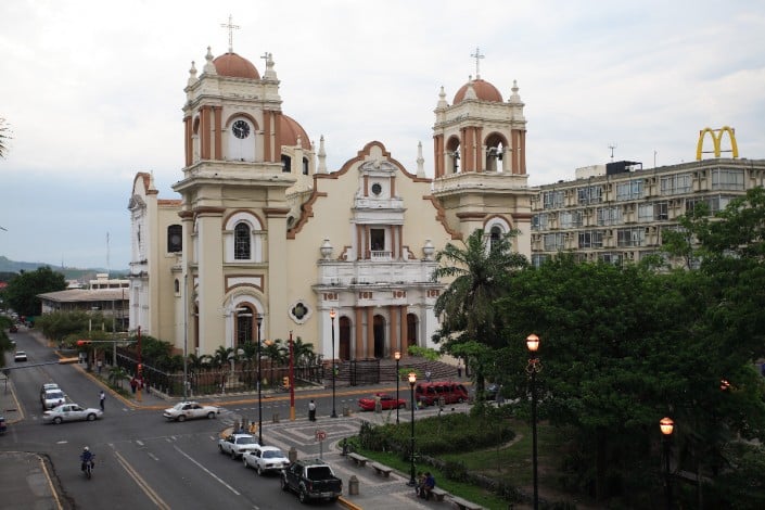 karibik_honduras_kathedrale_san_pedro_sula_tauchen_06