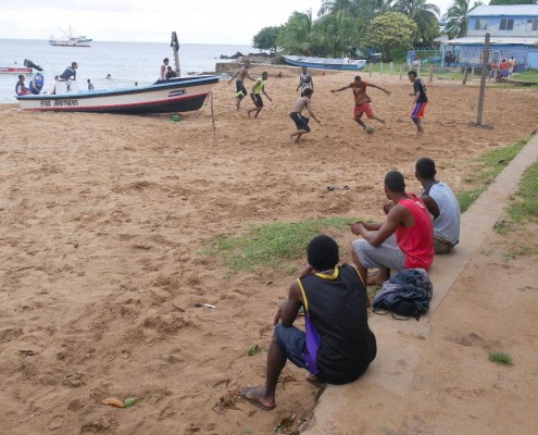 nicaragua_little_corn_locals_fussball